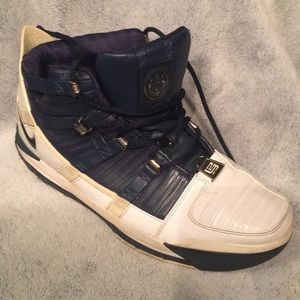 Lebron Nike men's 10.5 leather material